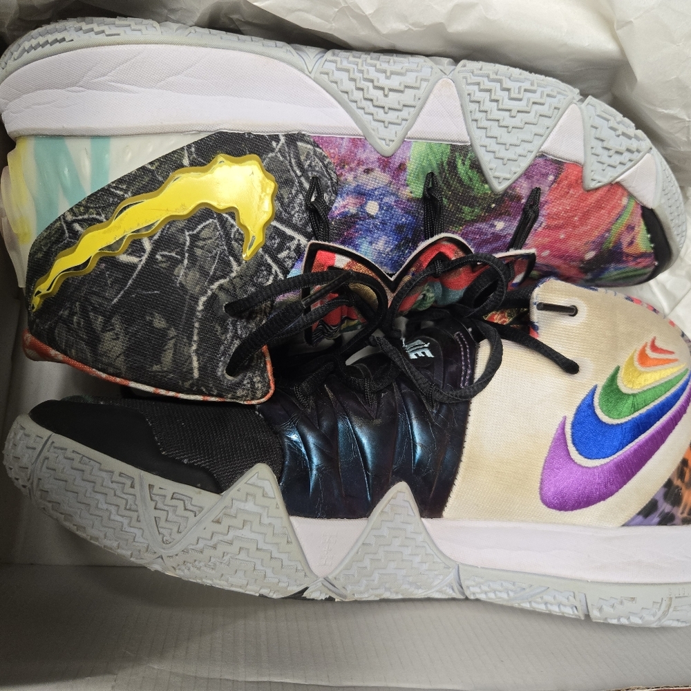 Nike Kyrie Multicolor Sneakers